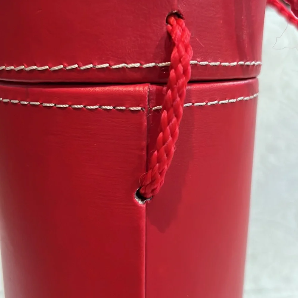 Pooch & Sweetheart red wine‎ bottle carrier